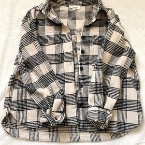 Women’s s Oversized flannel jacket black and white